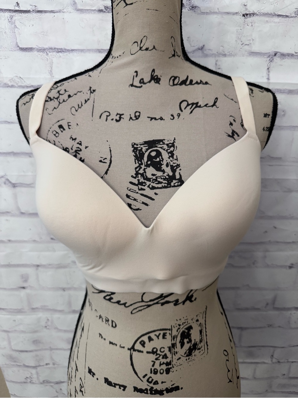 Soma Enbliss Wireless Bra Size 36DD beige Comfort